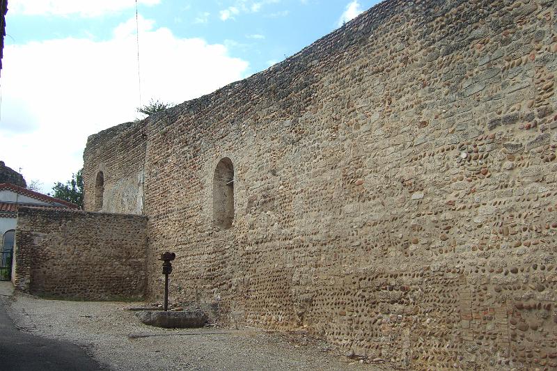 2011-05- (612).JPG - Die teilweise noch erhaltene Stadtbefestigung